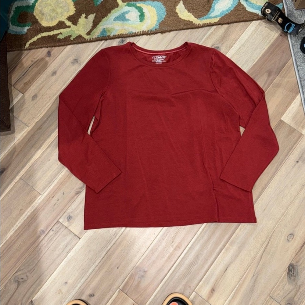 Chicos top size 2/large
